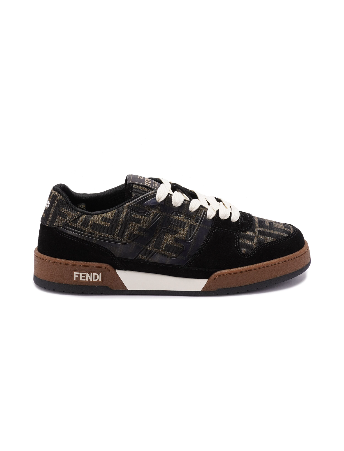 FENDI
Match sneakers