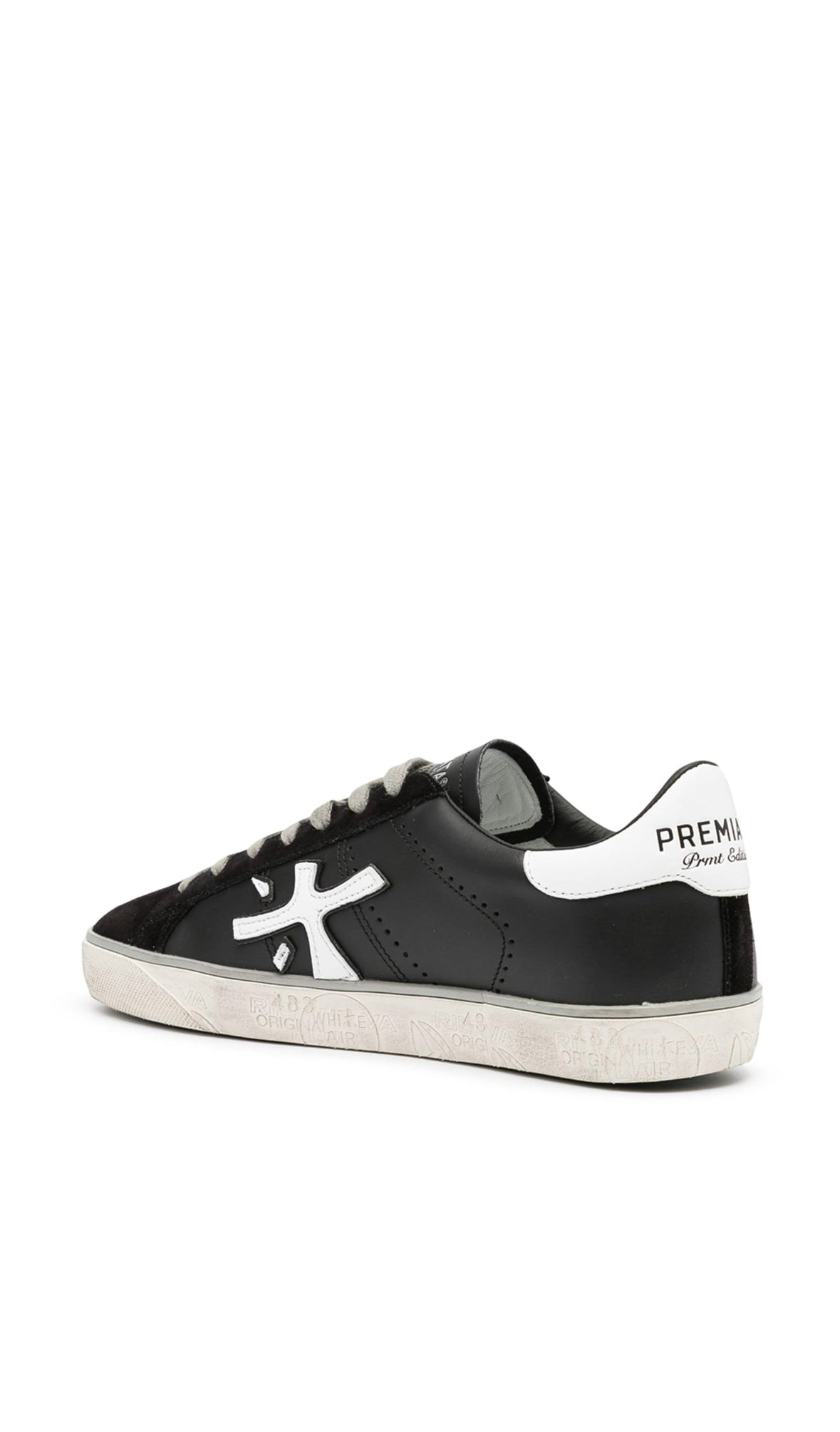 Premiata
logo-patch leather sneakers