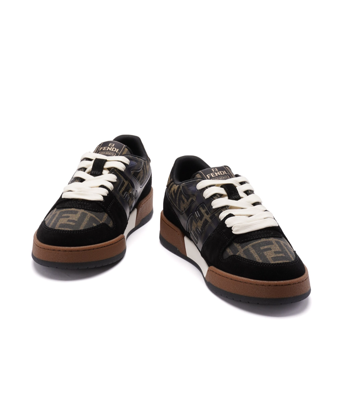 FENDI
Match sneakers