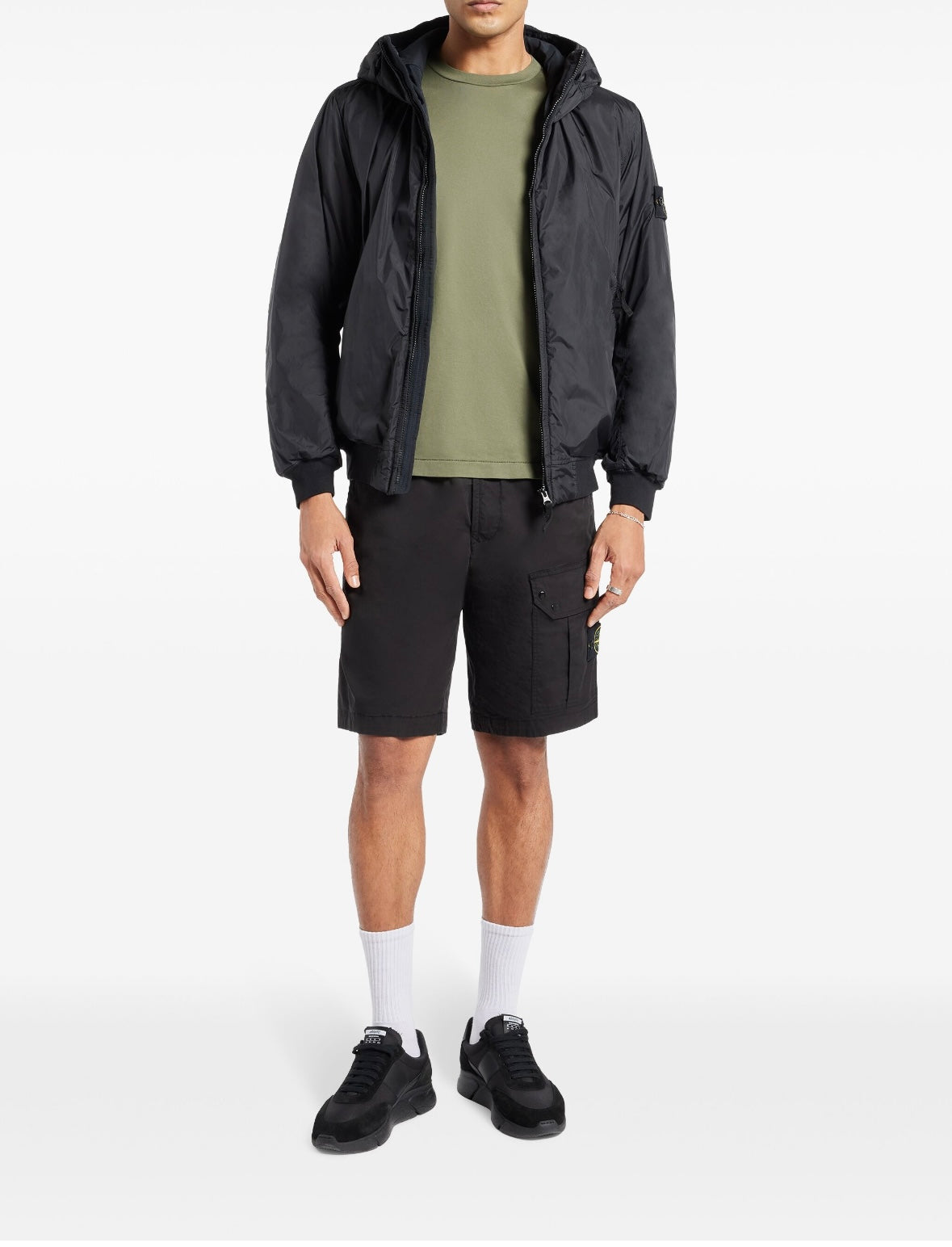 Stone Island
Compass-badge cargo shorts