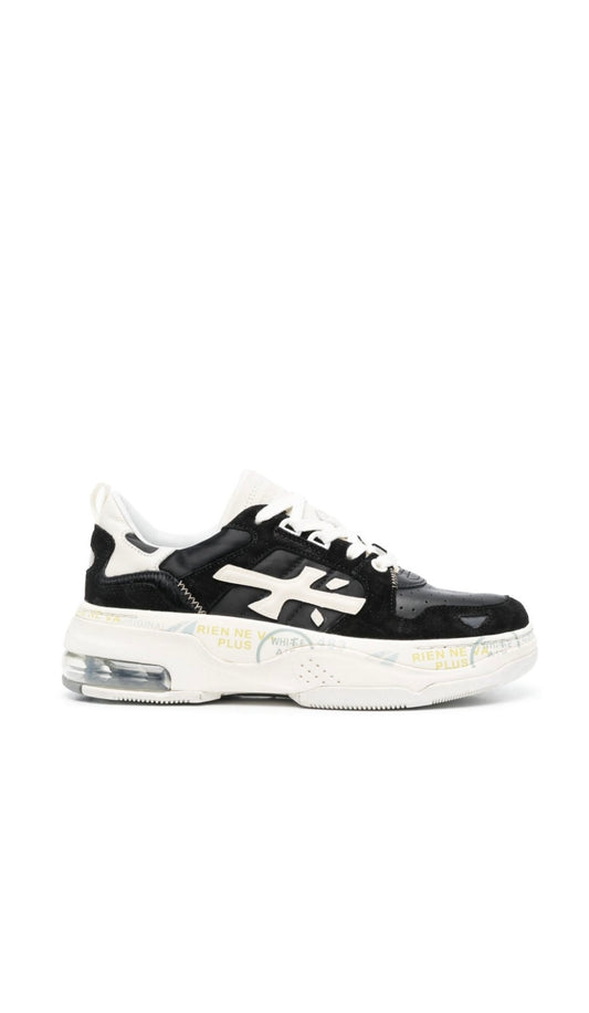 Premiata
Drake logo-patch sneakers