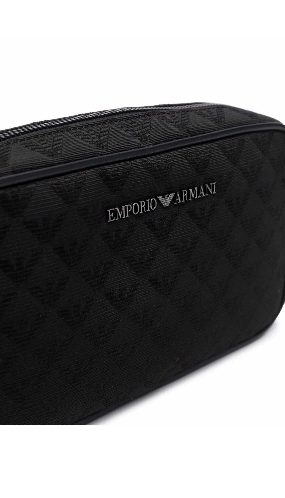 Emporio Armani
logo-plaque zipped clutch bag