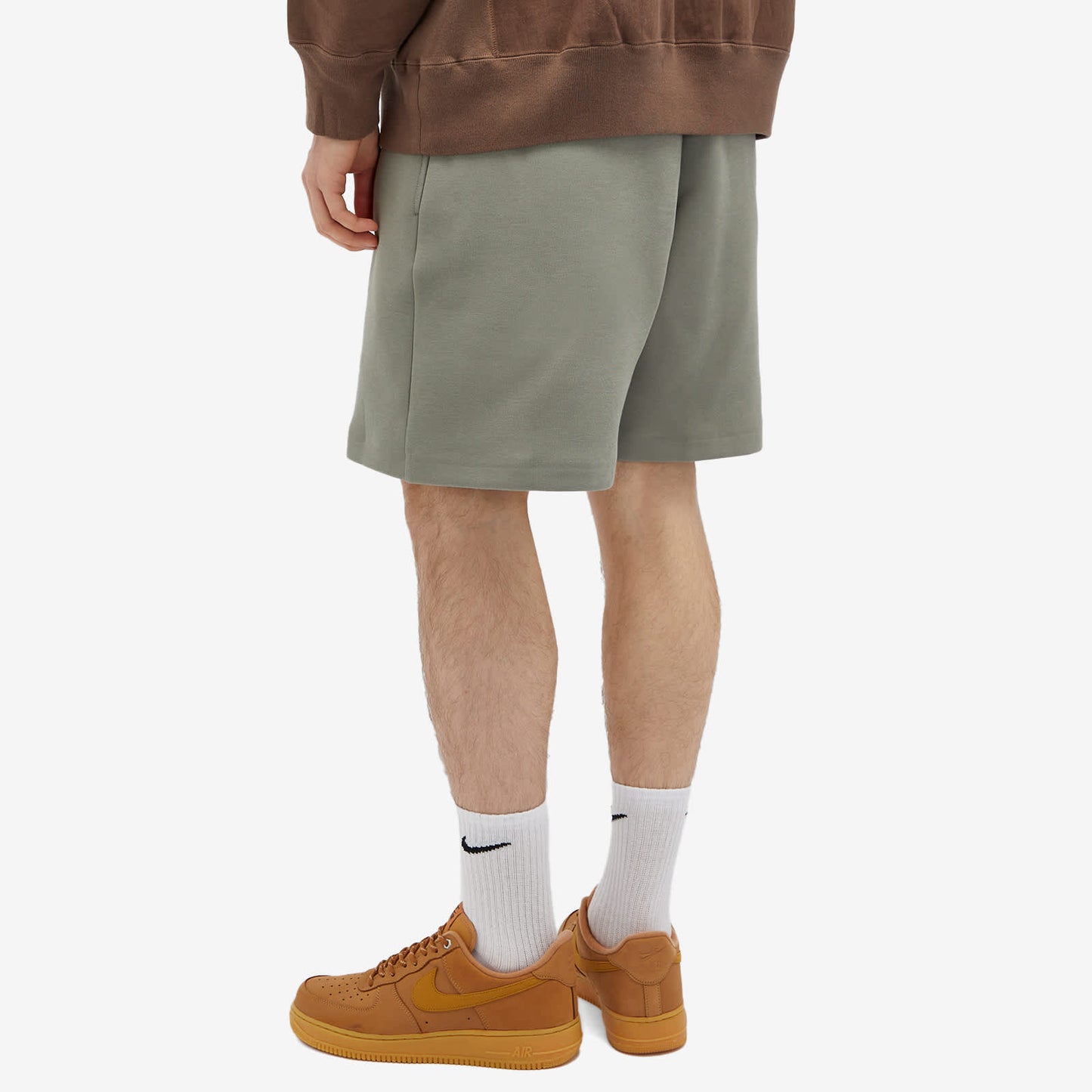 NIKE TECH FLEECE SHORTS
Dark Stucco