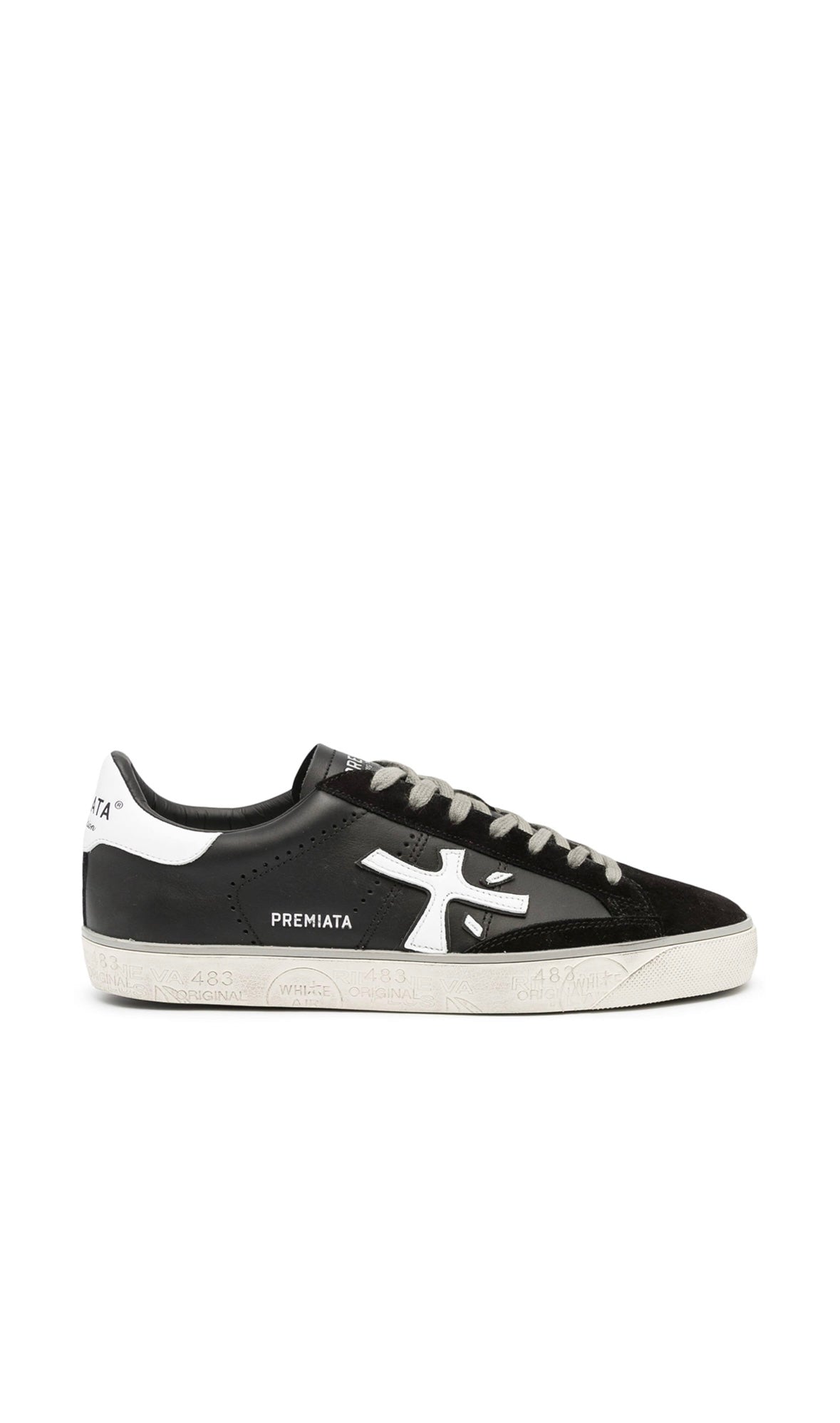 Premiata
logo-patch leather sneakers